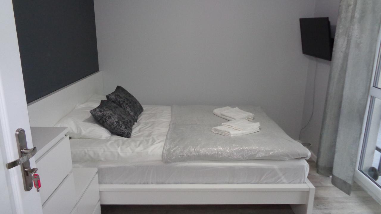 Pokoje Zachodnia 2F Apartment Bialystok Bagian luar foto